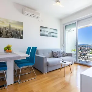 Apartment Jadran With Balcony And Parking Garage, Zadar
